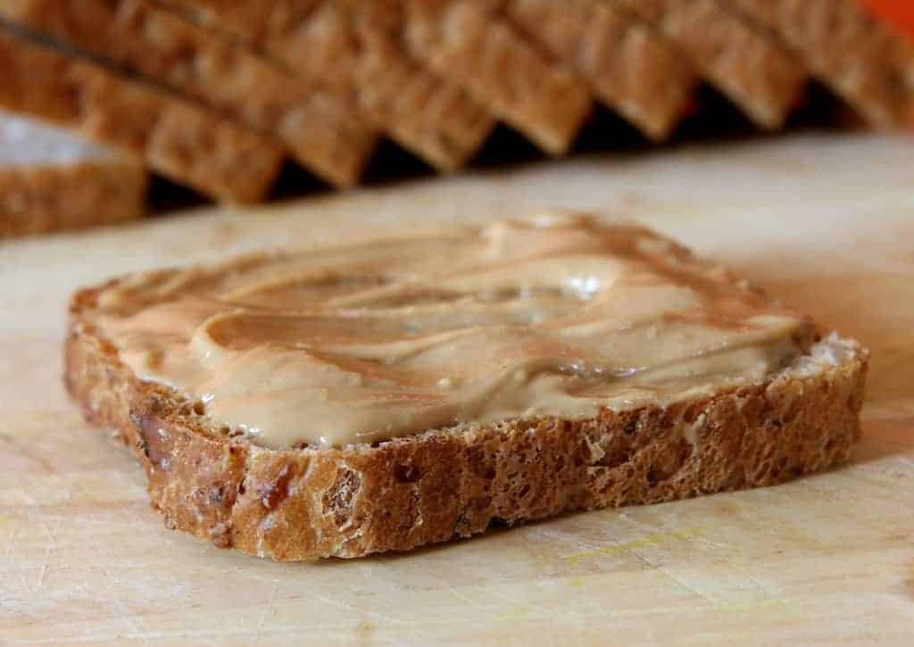 pindakaas op brood