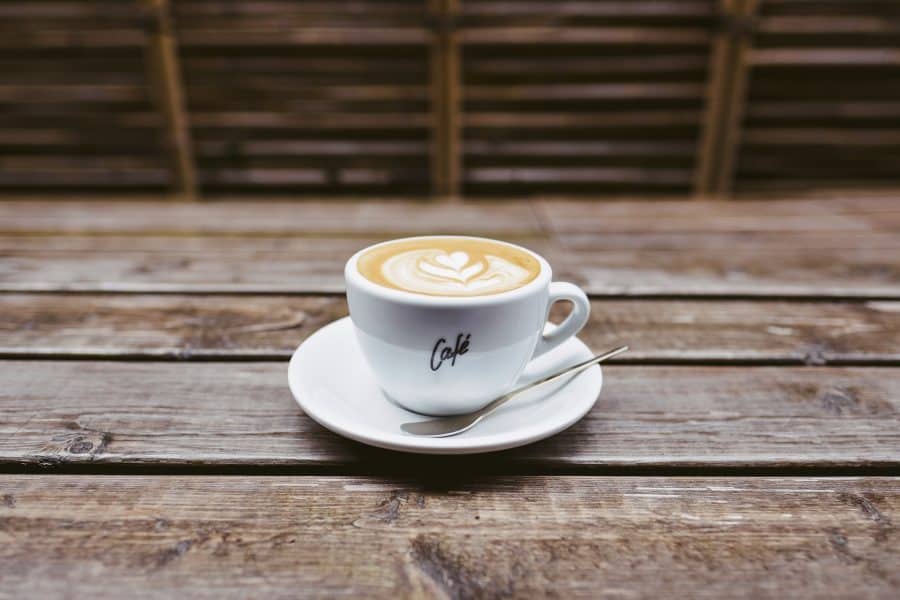 koffiedrinken voor en nadelen van koffie